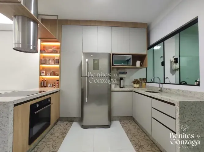 DIREITOS I Casa em Maringá, Jardim Colina Verde, com 3 quartos, com 100 m².
