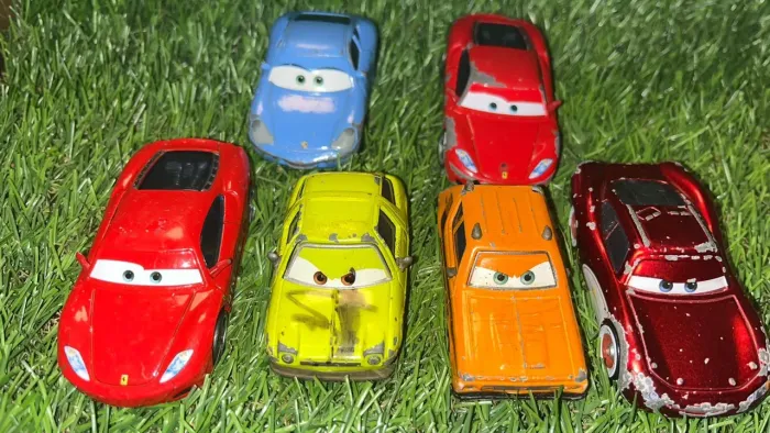 Kit 6 carros Die-cast Disney Pixar Cars Mattel - Inclui Vilões Acer e Grem