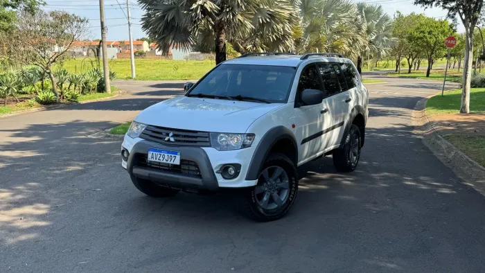 Mitsubishi Pajero Outdoor 3.2 4X4 T.i. Dies.5p Aut. 2017