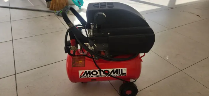 Compressor de Ar Motomil 24 Litros - 1.5 HP - 120 lbs (Ótimo Estado)