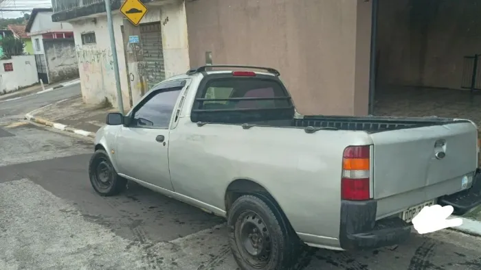 Ford Courier 1.6 L/ 1.6 Flex 2000