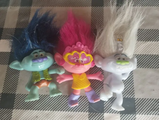 Bonecos Trolls do MC lanche feliz 