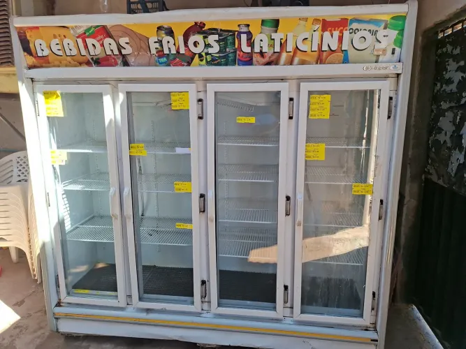 EXPOSITOR REFRIGERADO 4 PORTAS DE VIDRO - À VENDA!