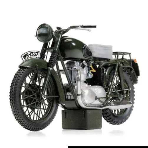 Corgi The Great Escape - Triumph TR6 Trophy (Envelhecido) 1:12