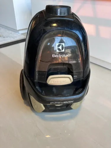 Aspirador Electrolux Easybox 1600W 220V - Excelente Estado
