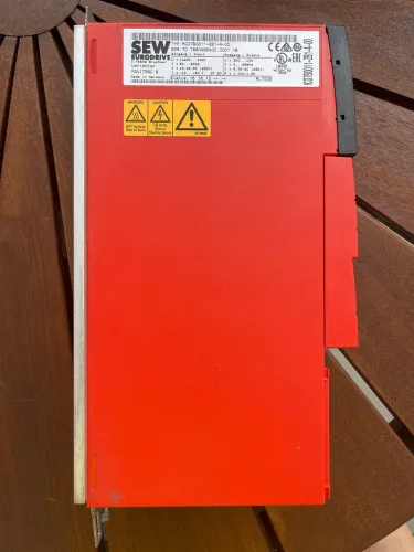 Inversor de frequência MOVITRAC MC07B0011-2B1-4-00