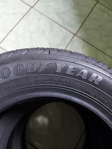 Pneu goodyear aro 13 165/70 r 13 tenho três unidades