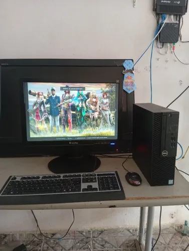 Vende se Pc completo core i3 7 geração 8gb memória SSD 240gb trecado e mause monitor 20 