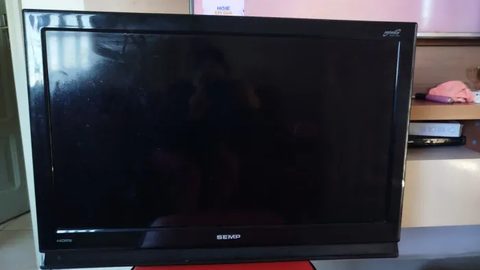 Televisão Semp Toshiba 32 polegadas não liga, ideial para tirar peças 