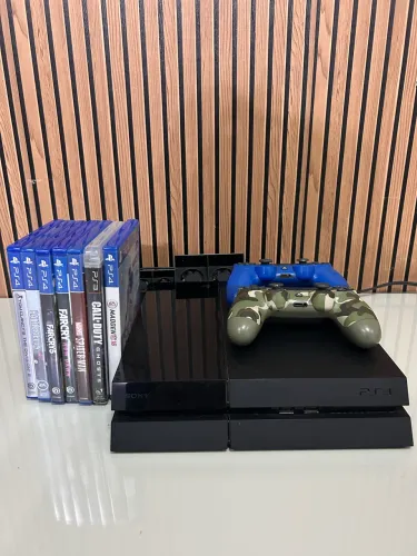 PS4 + 2 controles + jogos