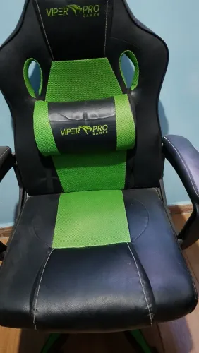 Estou vendendo essa cadeira por 350 reais semi novo 