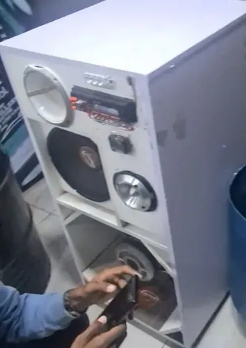 Vendo caixa Bob ( pego iPhone acima do 14 pro no rolo )