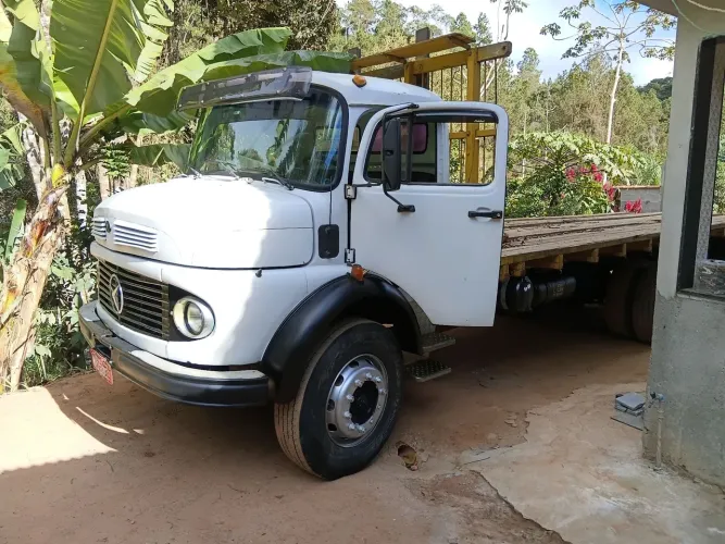 Caminhão Mercedes