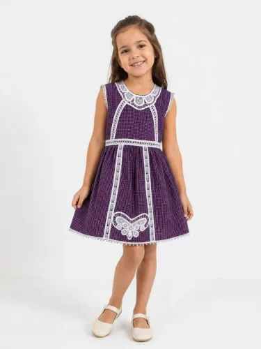 LINDO VESTIDO MENINA EM TRICOLINE E DETALHES DE RENDA RENASCENÇA