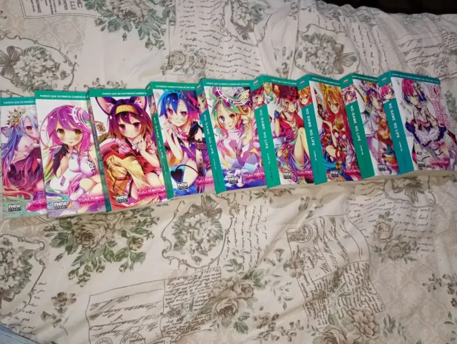 Mangá "No Game, No life", volumes do 1 ao 9, usados em bom estado