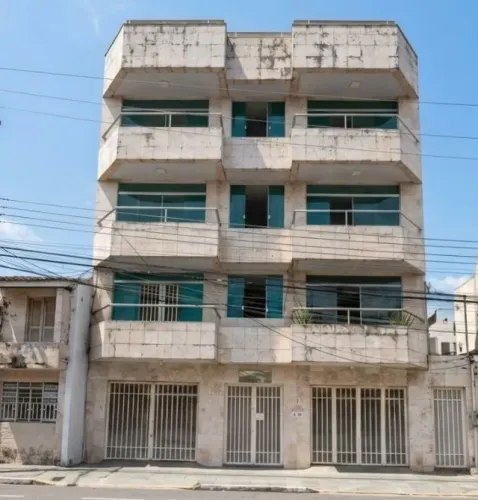 Praça 14, Prédio Comercial 5 Andares, Térreo amplo, 6 Apartamentos com 3 Salas+Banheiros