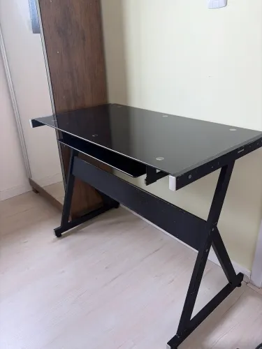 Mesinha de computador/estudo