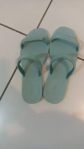 Vendo duas sandálias Melissa usadas