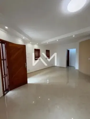 Sobrado à Venda em Guarulhos 211 m² de Área Construída, Excelente Localização Próximo ao