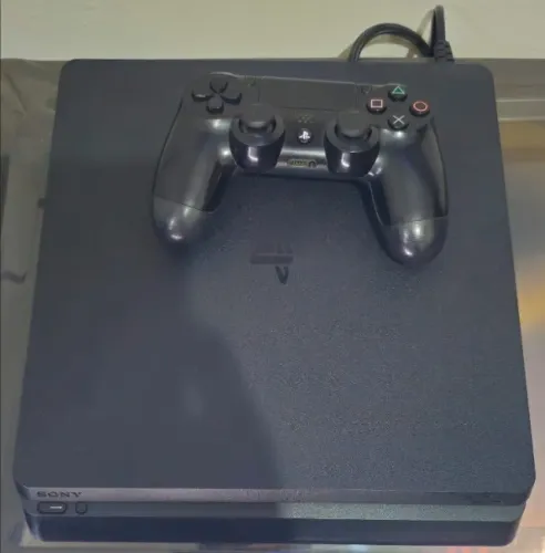 Ps4 slim 1Tera Destravado na 13.52 com 1 controle Original