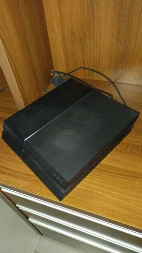 Playstation 4 Fat + 1 controle + 6 jogos