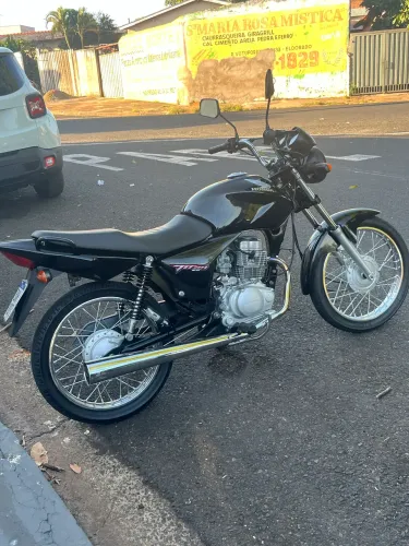 Titan 150 moto boa para uso diário moto boa mecânica ok motor ok Dok ok só transferir 