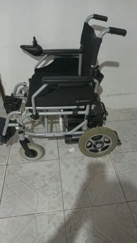 Cadeira de rodas motorizada
