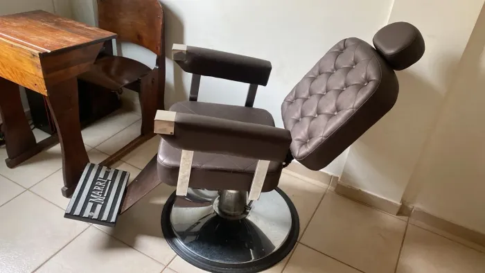 Vende-se cadeira para barbearia Marri