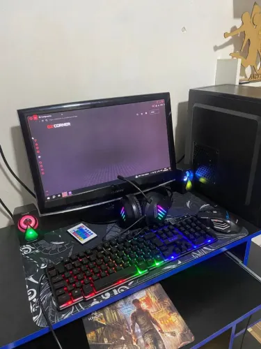 Vendo computador funcionando liso, ótimo pra estudar, trabalhar e jogar games leves.