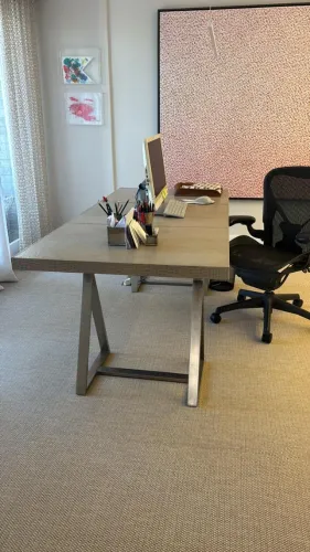 MESA DE ESCRITORIO COURO CROCO - ARTEFACTO 