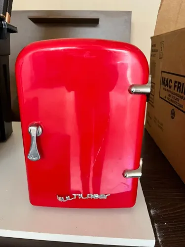 Mini Geladeira Retrô Multilaser Vermelha ? Compacta e Estilosa