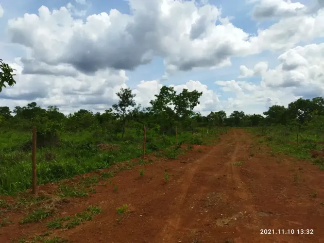 Fazendinhas top a partir de 20.000 m² para venda. Várias glebas com fundo para a lagoa.- A
