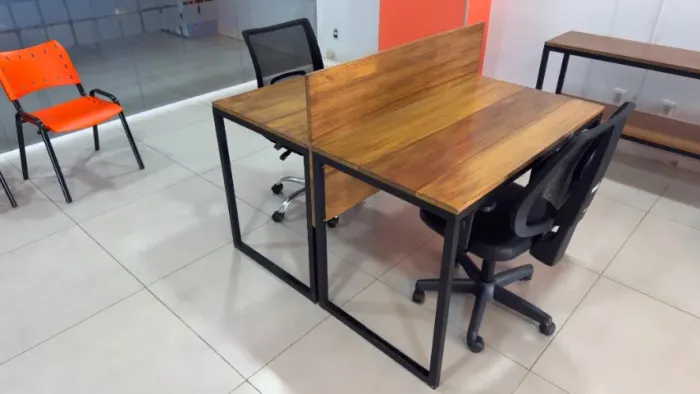 Estação de trabalho com 2 lugares (MESA)