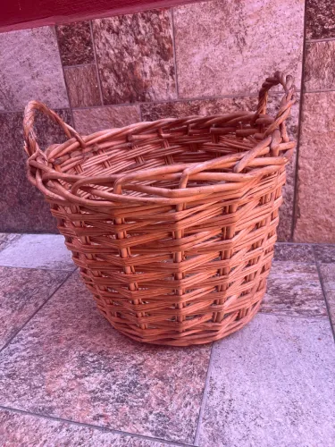 Cachepô para planta em vime de grosso calibre 