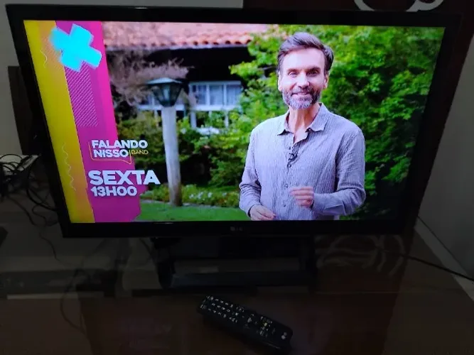 TV LG 32 pol Full HD (""Não é SMART""")