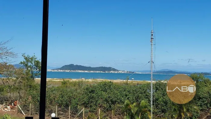 Apartamento 2 dormitórios sendo 1 suíte com vista mar