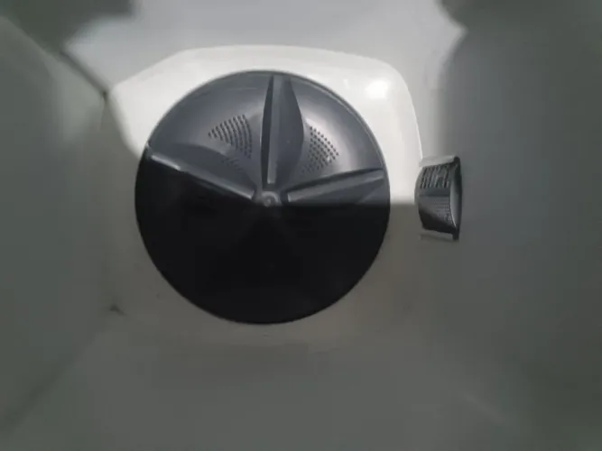 Tanquinho 10kg sem tampa com motor auxiliando o giro do batedor ele pega pra retirar peca