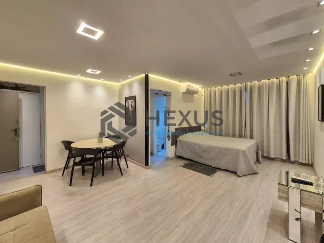 Apartamento reformado e mobiliado na Praia das Pitangueiras, Guaruja