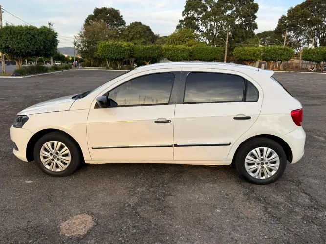 Volkswagen Gol (novo) 1.0 MI Total Flex 8V 4P 2014