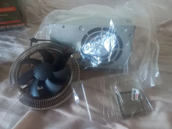 Processador I5 2400, Fonte 230W e Cooler Intel.