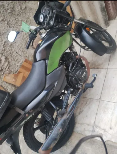Tvs 110 perfeito estado  vai com baú 75 litros 