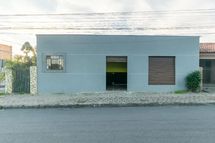Loja comercial no Itaqui, em Campo Largo