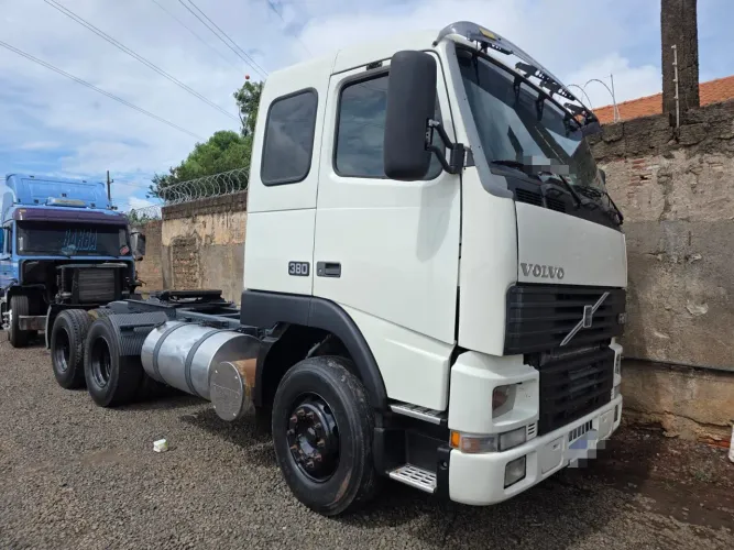 FH 380 ano 2003 6x2 8 marcha
