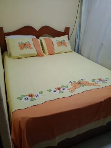 Cama de madereira com 4 gavetão 