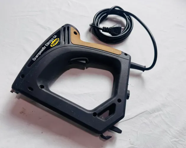 Grampeador Elétrico Power 5A - Ideal para Estofamento e Marcenaria