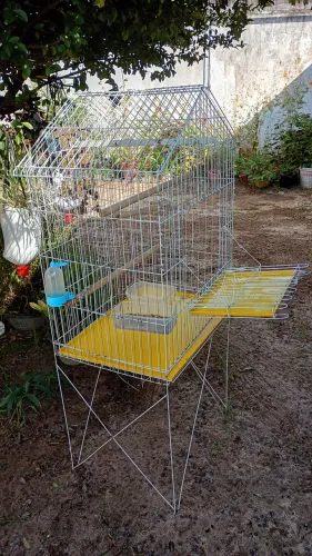 Vende-se UM VIVEIRO.