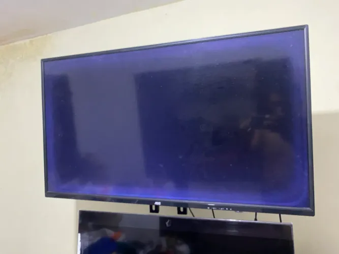 TV AOC com defeito