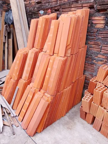 Vendo telhas de barro novas ,comprada diretamente da loja