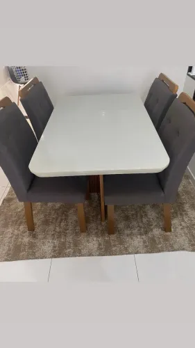 Mesa Tampo de Vidro 4 cadeiras
