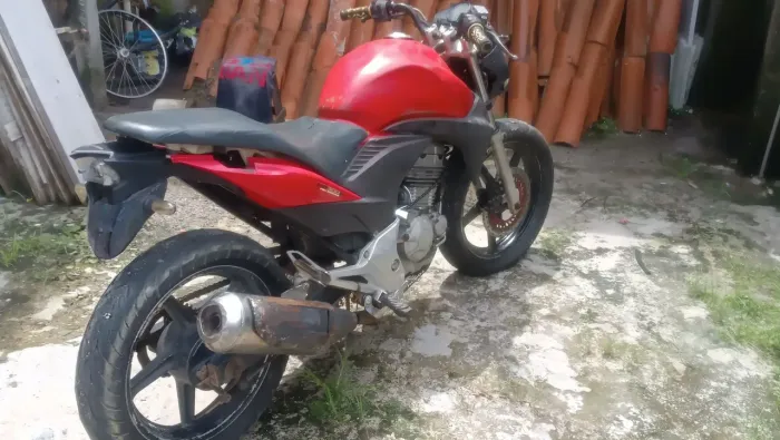Cb300 sucata pra peças ou concerto 